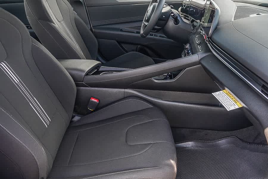 Thumbnail: 2025 Hyundai Elantra - 20