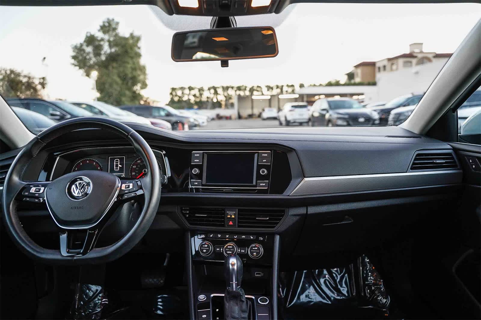 Thumbnail: 2019 Volkswagen Jetta - 12