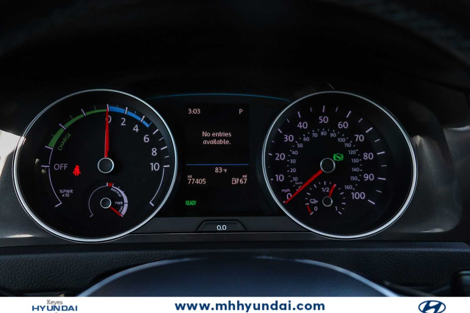 Thumbnail: 2017 Volkswagen e-Golf - 23