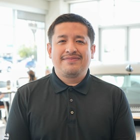 Staff member Cristopher Torres from ID_36eefe746b8e