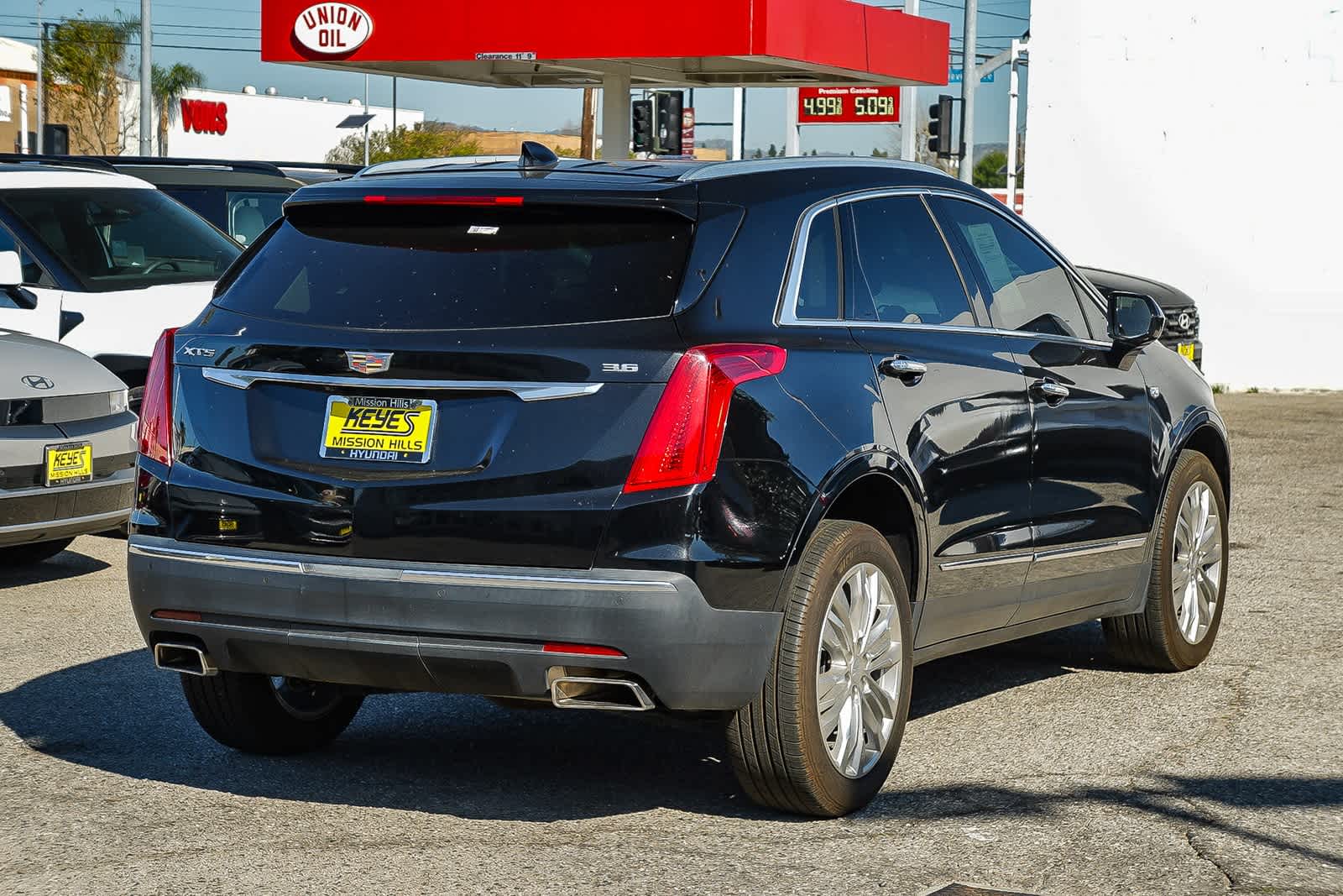 Thumbnail: 2019 Cadillac XT5 - 4