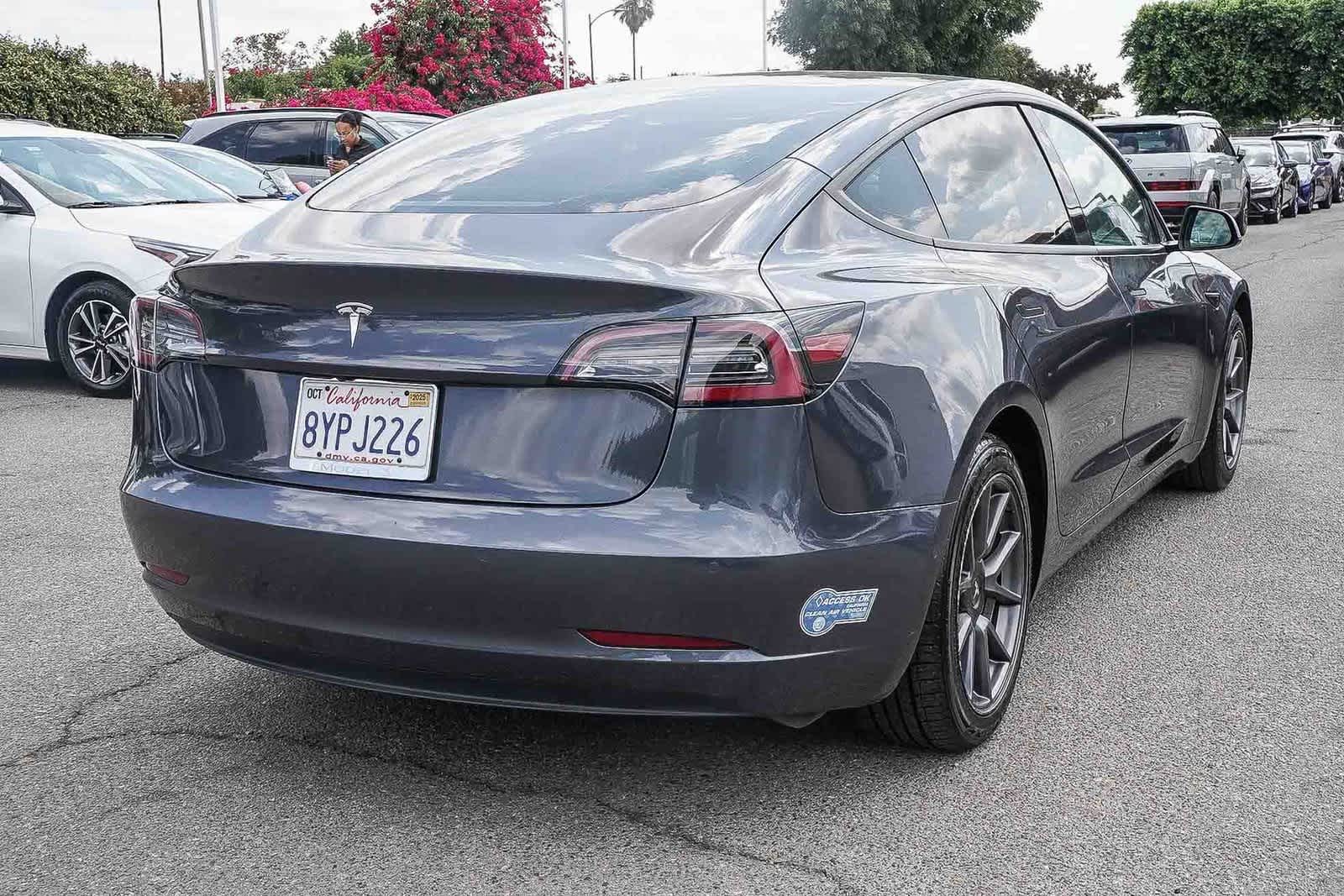 Thumbnail: 2021 Tesla Model 3 - 4
