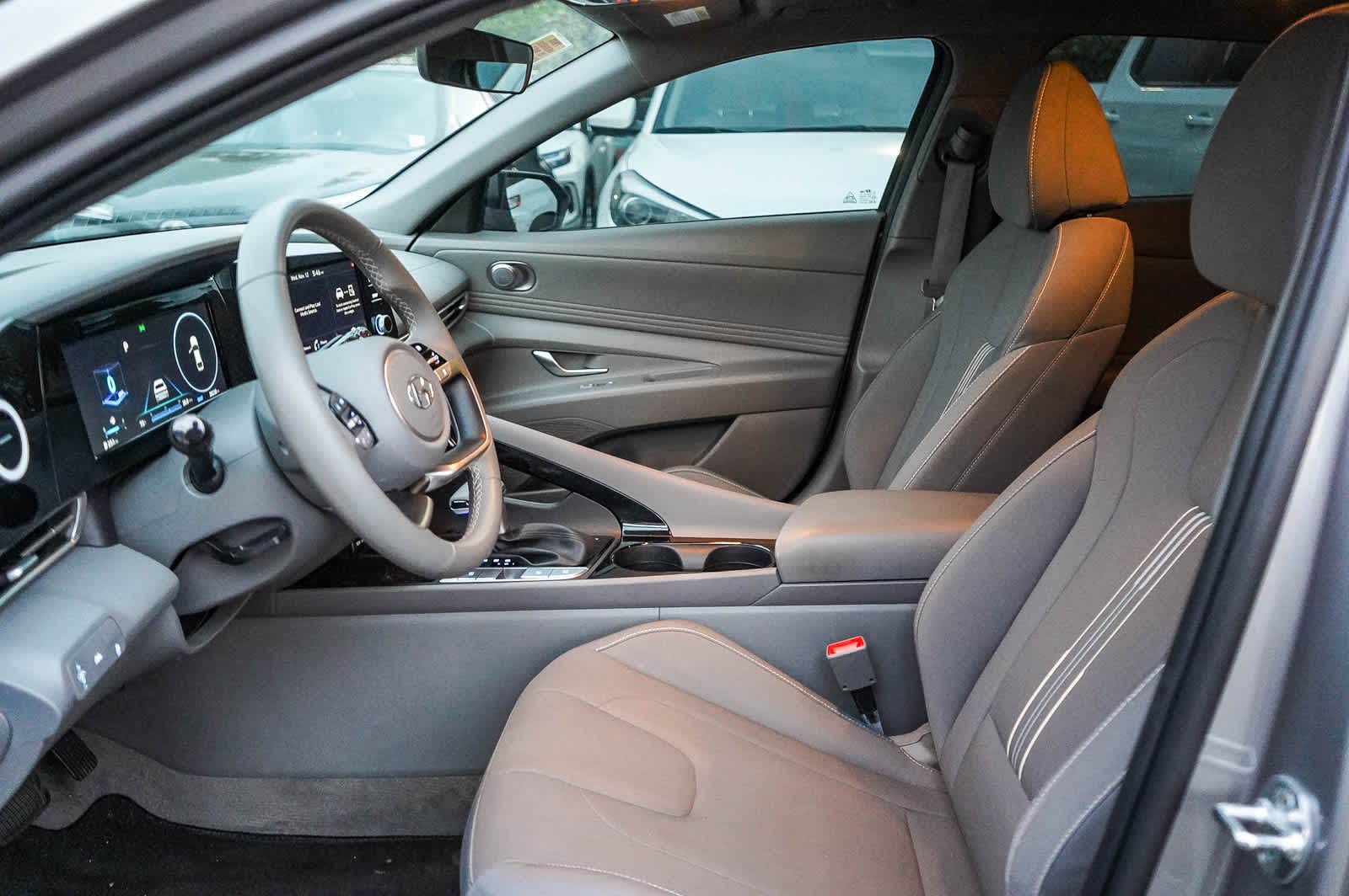 Thumbnail: 2022 Hyundai Elantra - 17