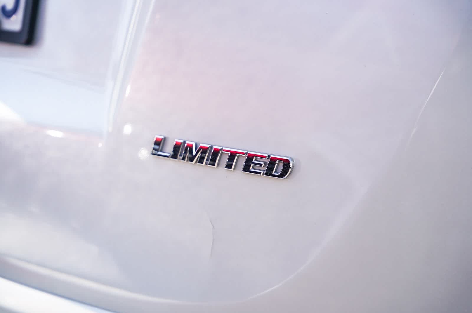 Thumbnail: 2018 Toyota RAV4 - 10