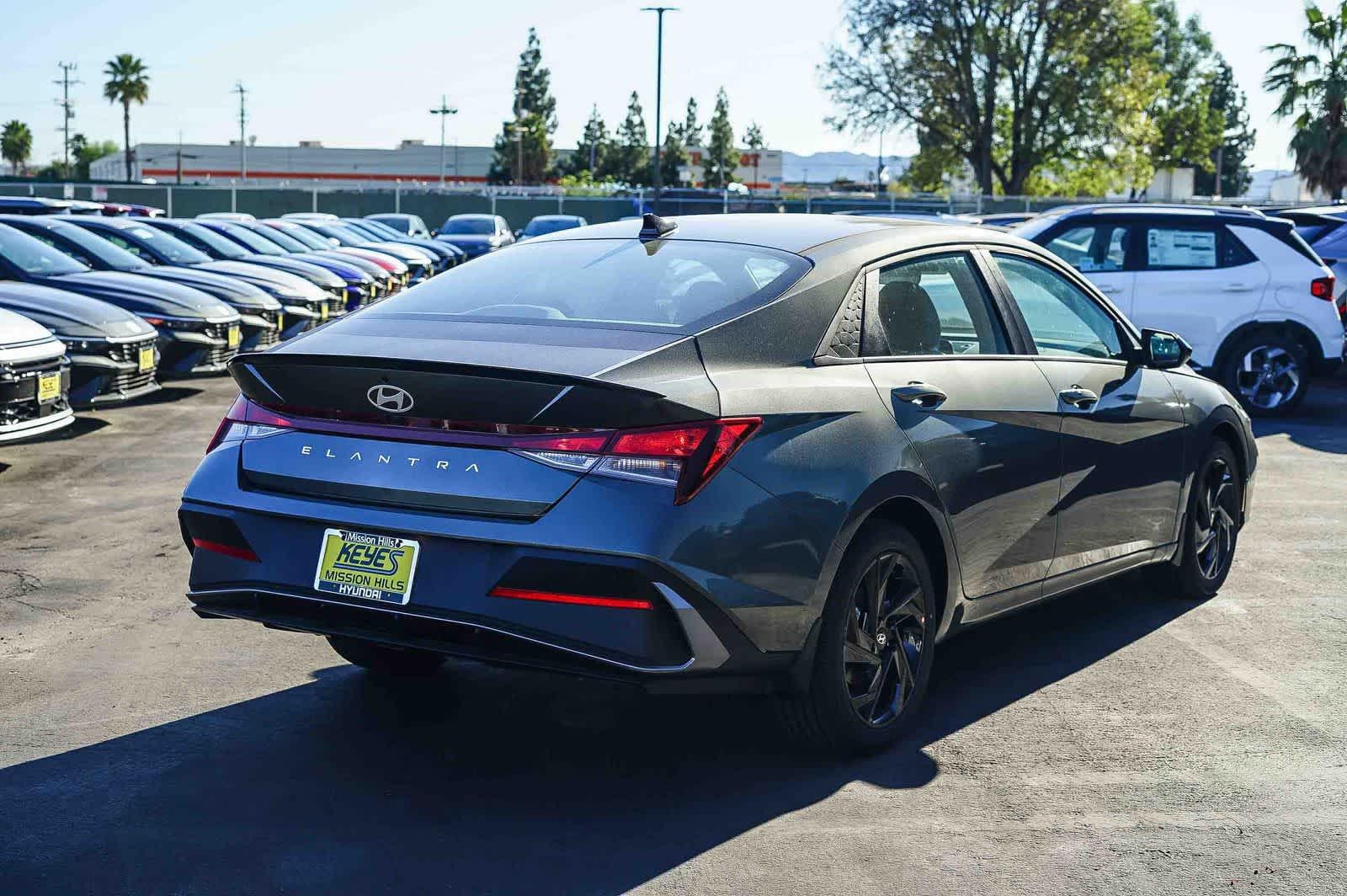 Thumbnail: 2026 Hyundai Elantra - 4