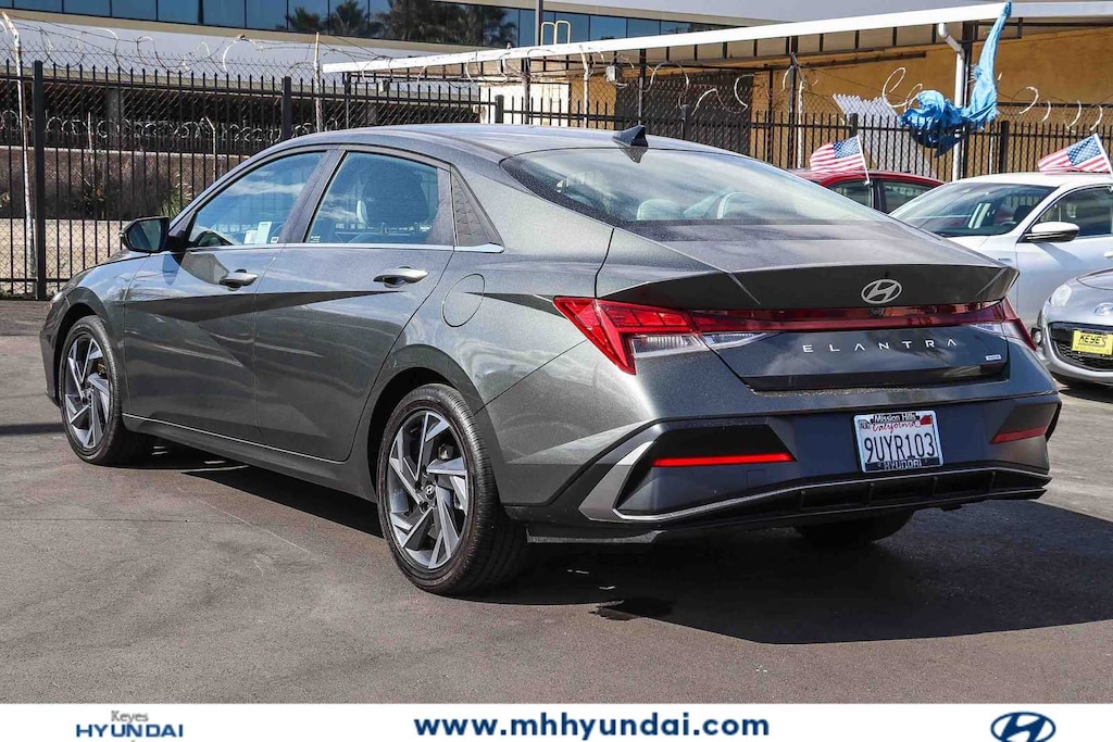 Certified 2025 Hyundai Elantra Hybrid Limited Sedan
