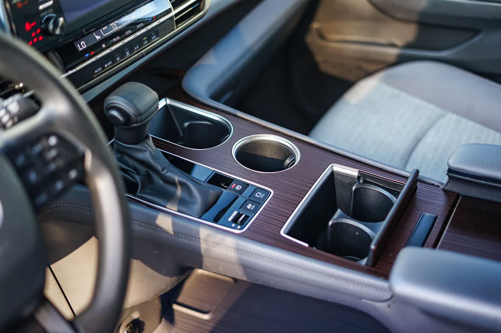 Thumbnail: 2024 Toyota Sienna - 22