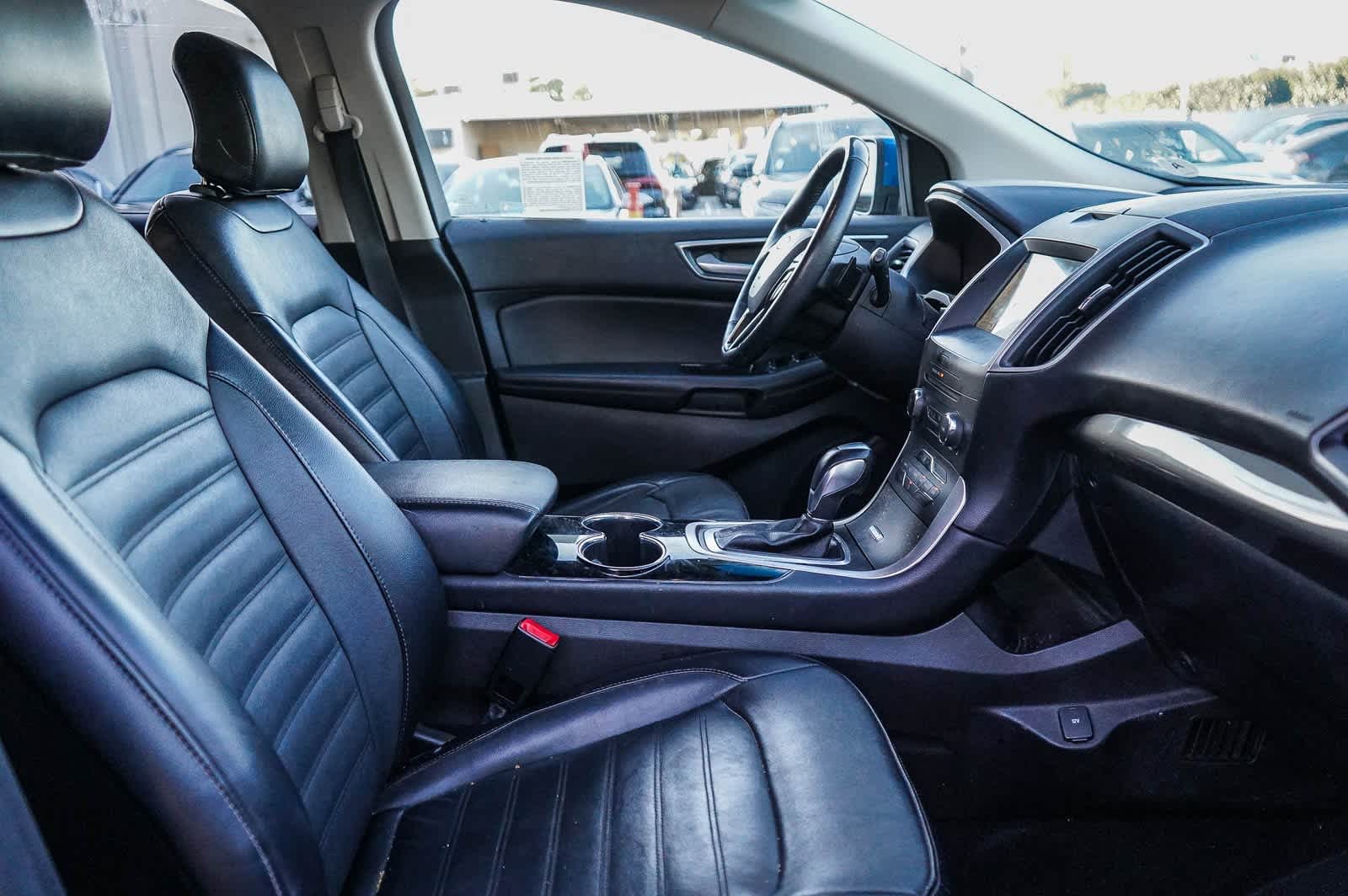 Thumbnail: 2018 Ford Edge - 16