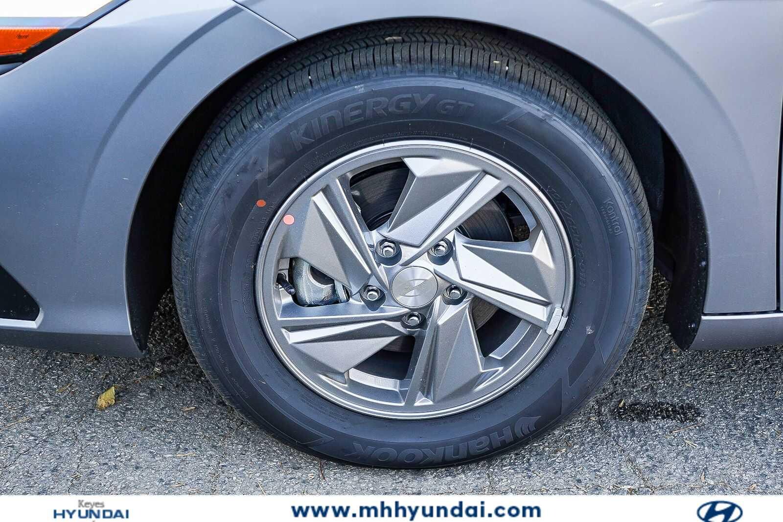 Thumbnail: 2026 Hyundai Elantra - 10