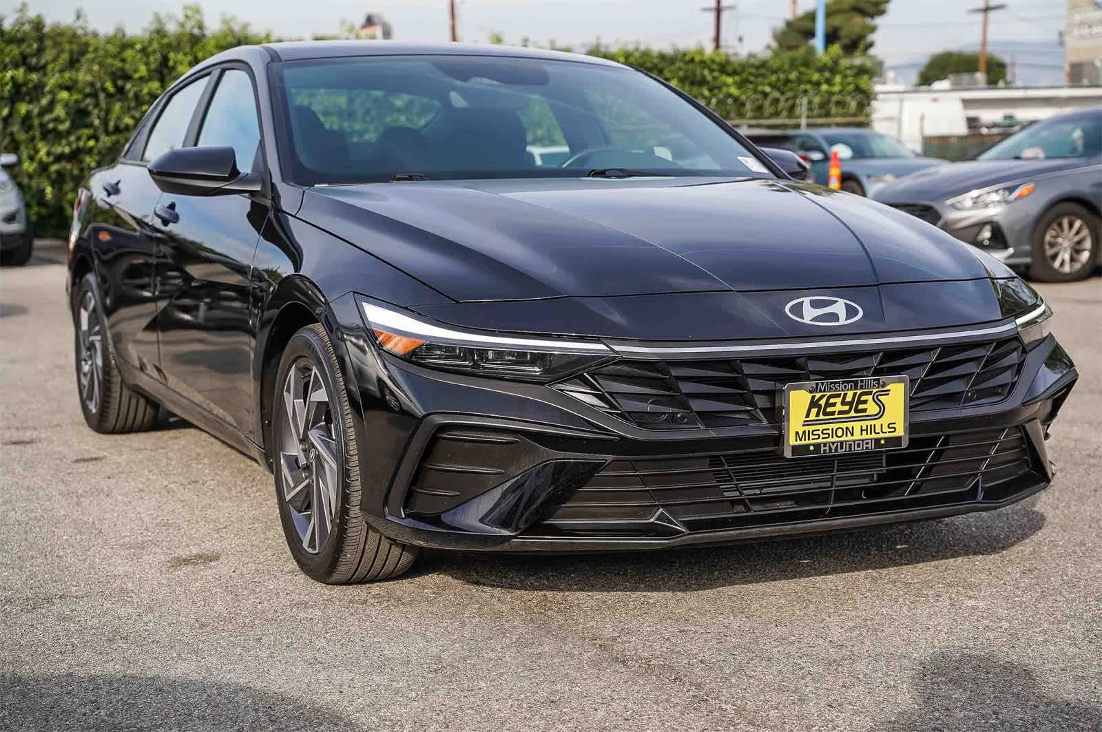 Thumbnail: 2025 Hyundai Elantra - 3