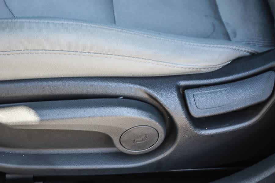 Thumbnail: 2017 Hyundai Elantra - 22