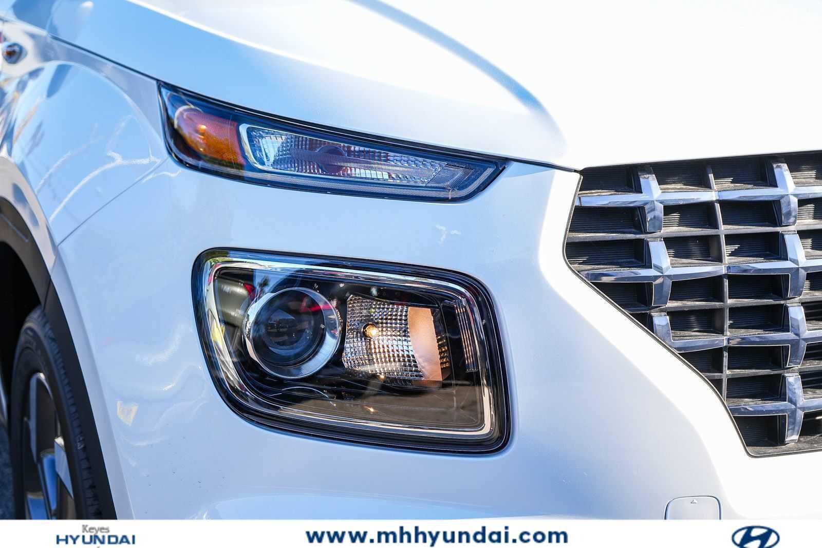 Thumbnail: 2026 Hyundai Venue - 4