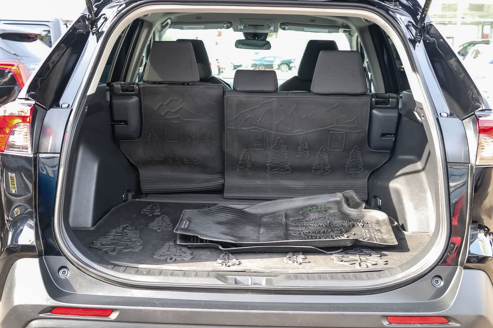 Thumbnail: 2024 Toyota RAV4 - 23