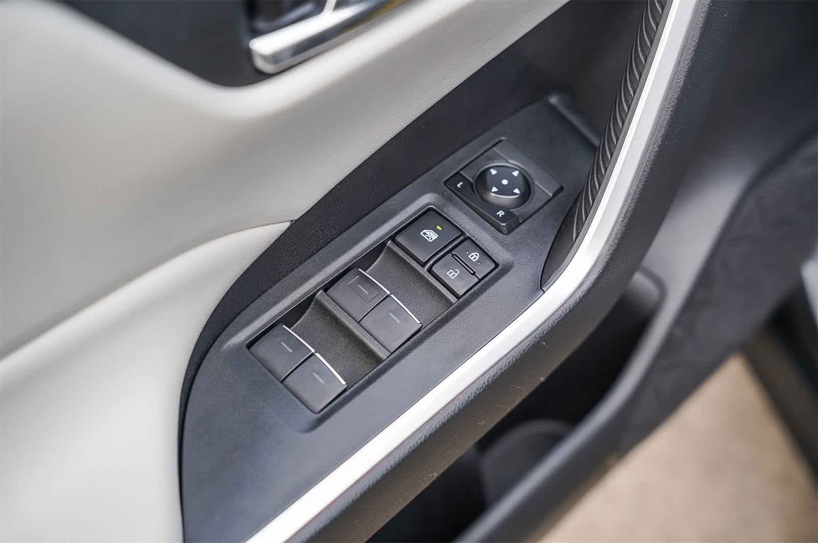 Thumbnail: 2023 Toyota RAV4 - 19