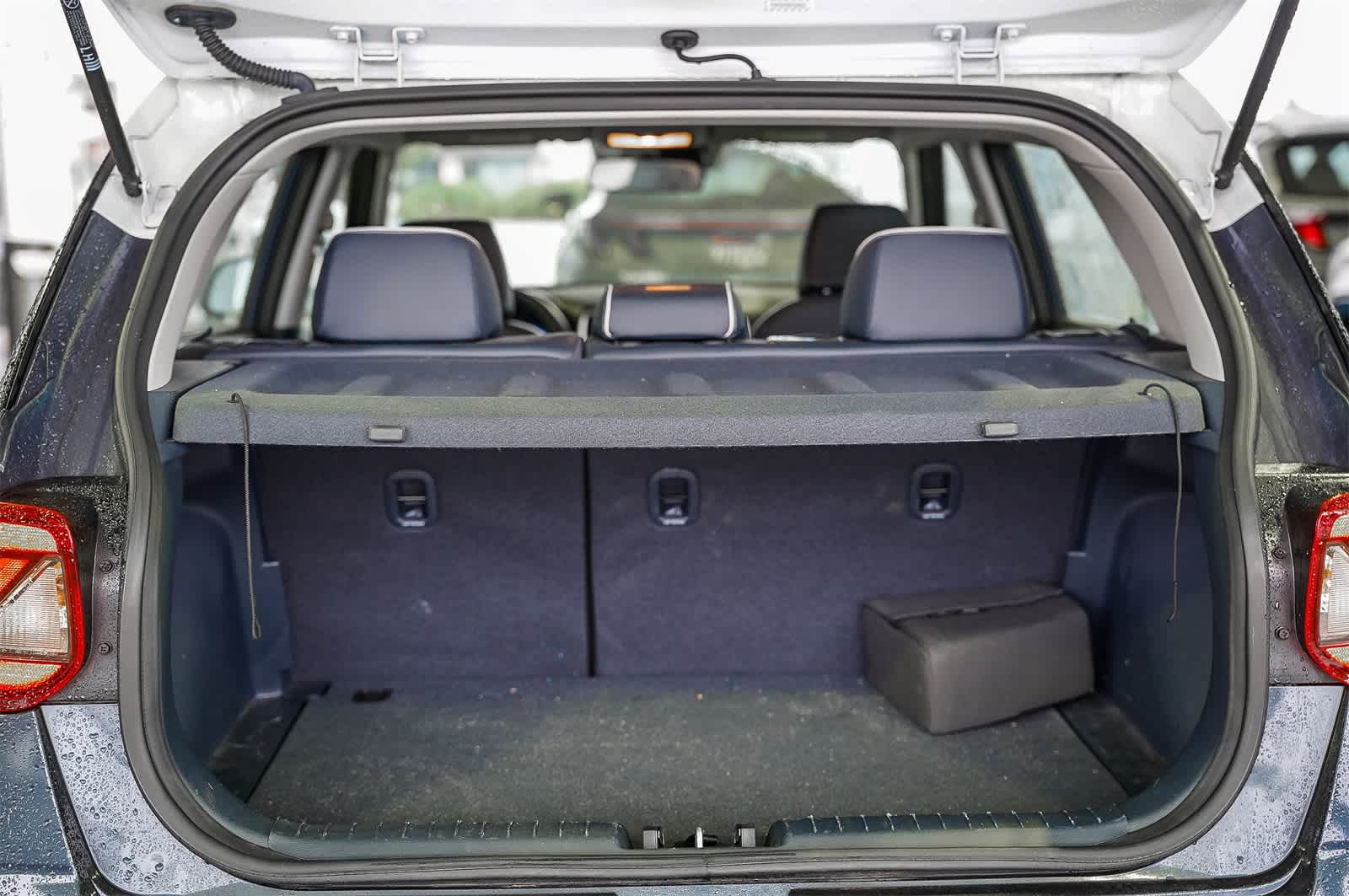 Thumbnail: 2023 Hyundai Venue - 24