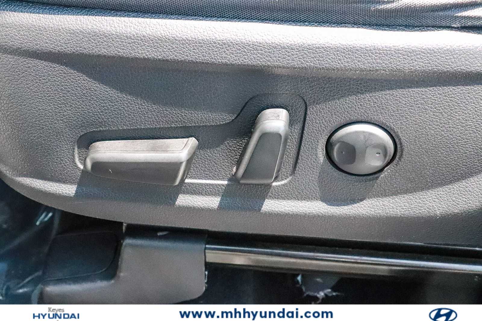 Thumbnail: 2023 Hyundai Santa Fe - 15