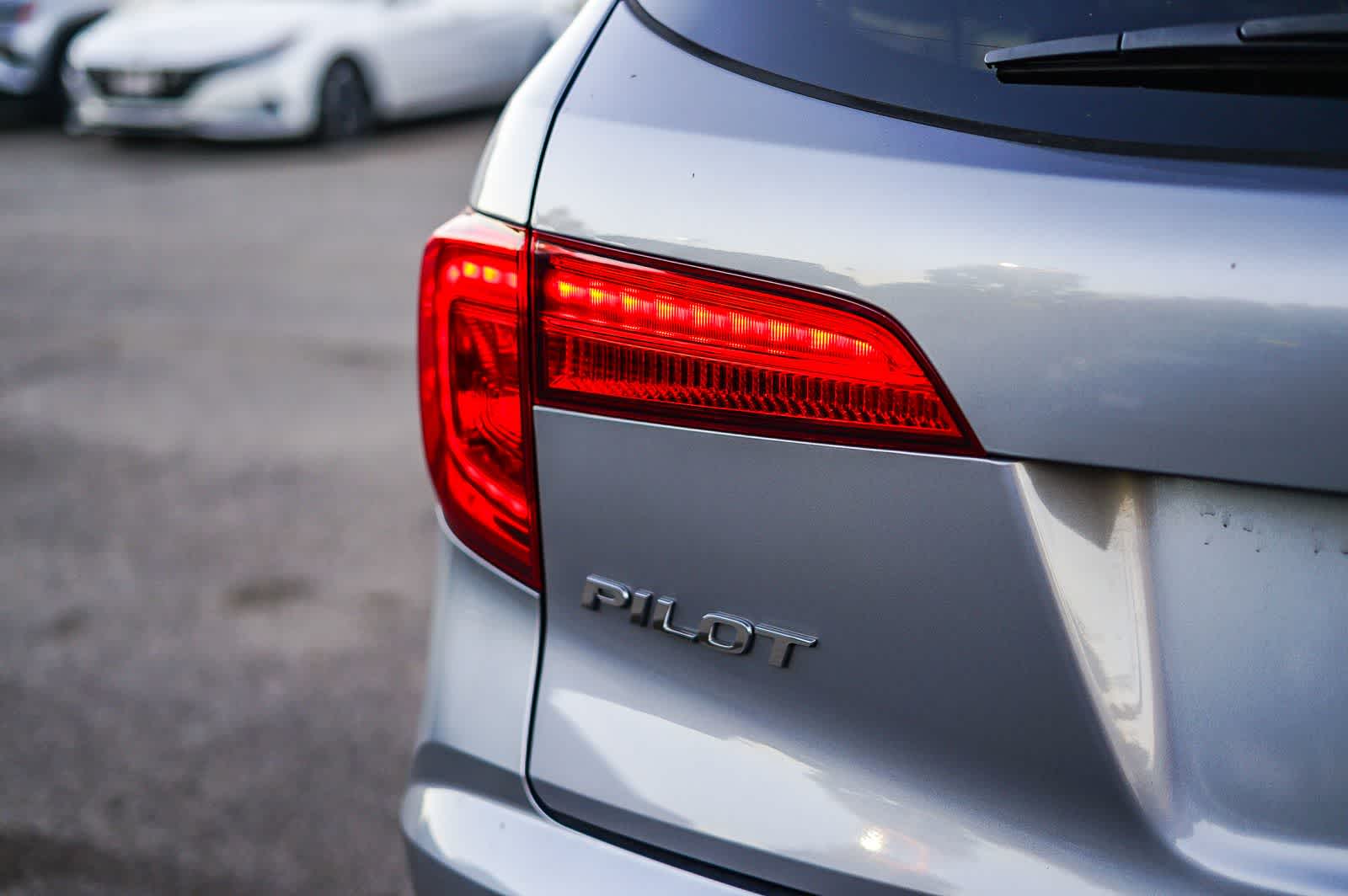 Thumbnail: 2017 Honda Pilot - 11