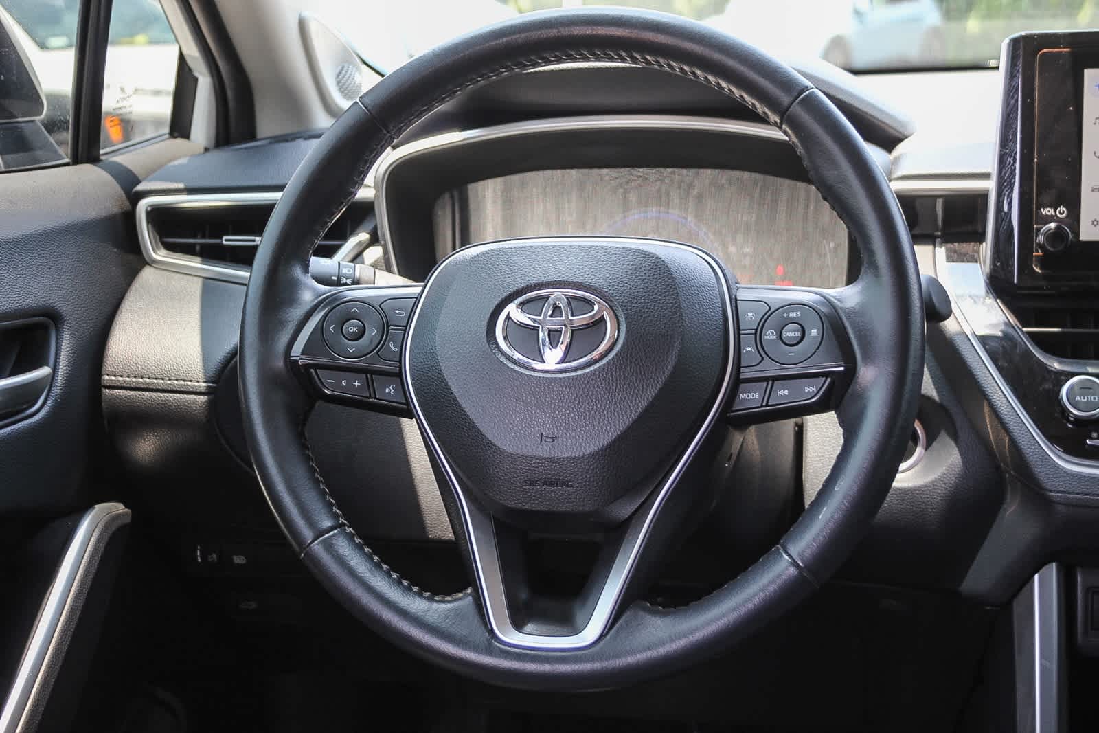 2023 Toyota Corolla Cross XLE 17