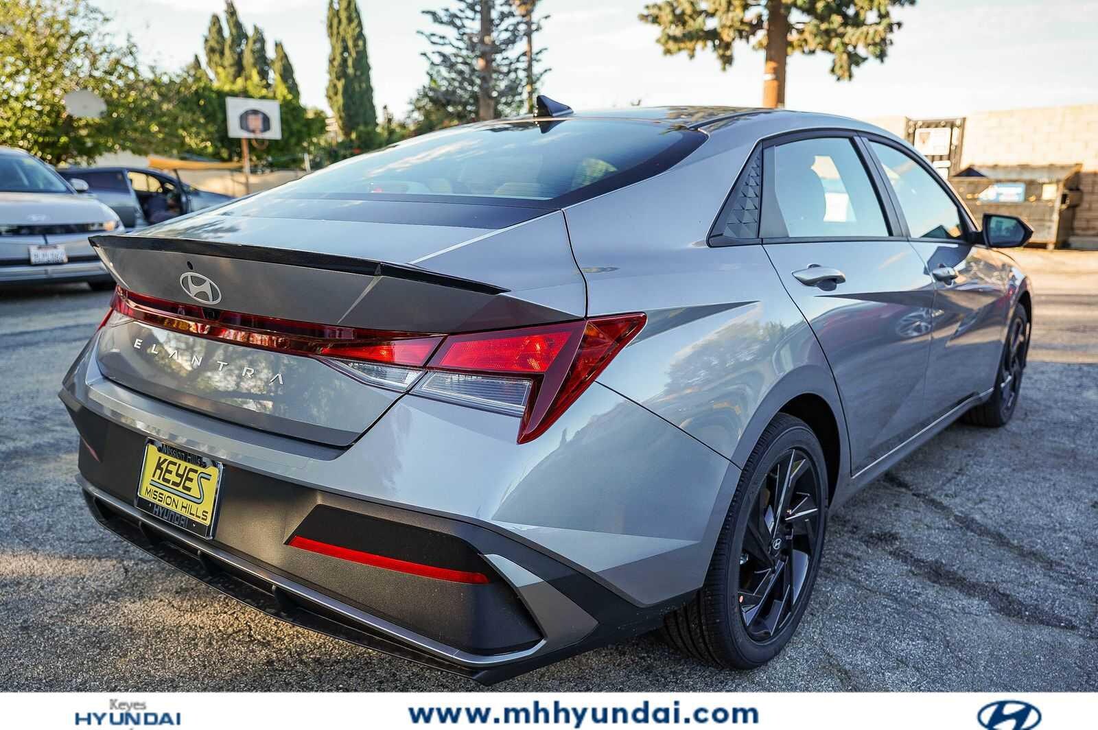 Thumbnail: 2026 Hyundai Elantra - 10