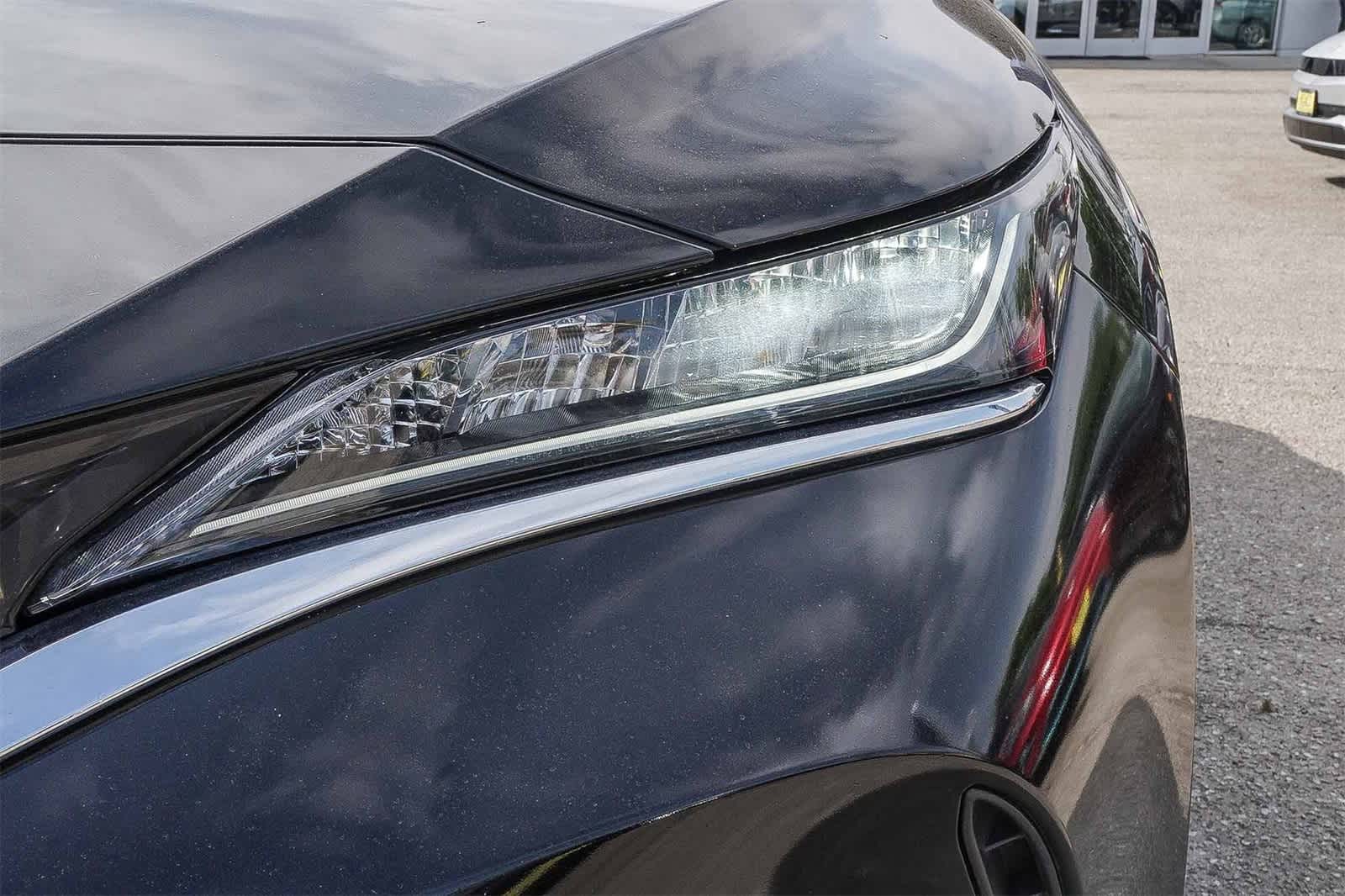 Thumbnail: 2021 Toyota Venza - 8