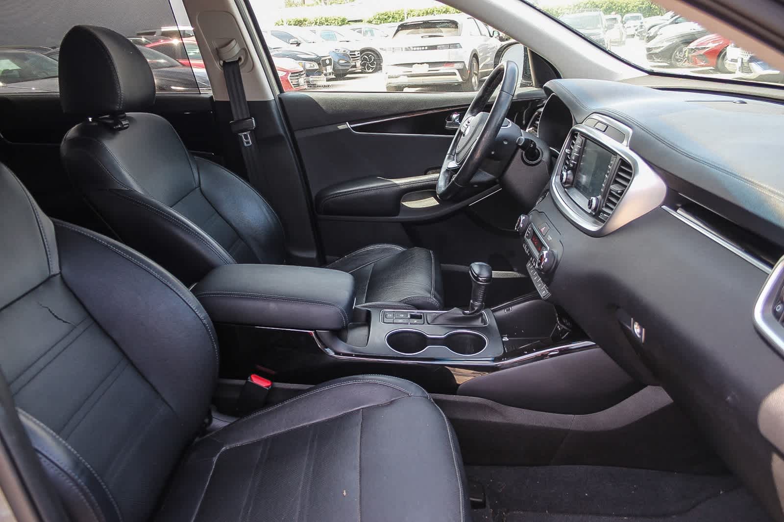 Thumbnail: 2019 Kia Sorento - 13