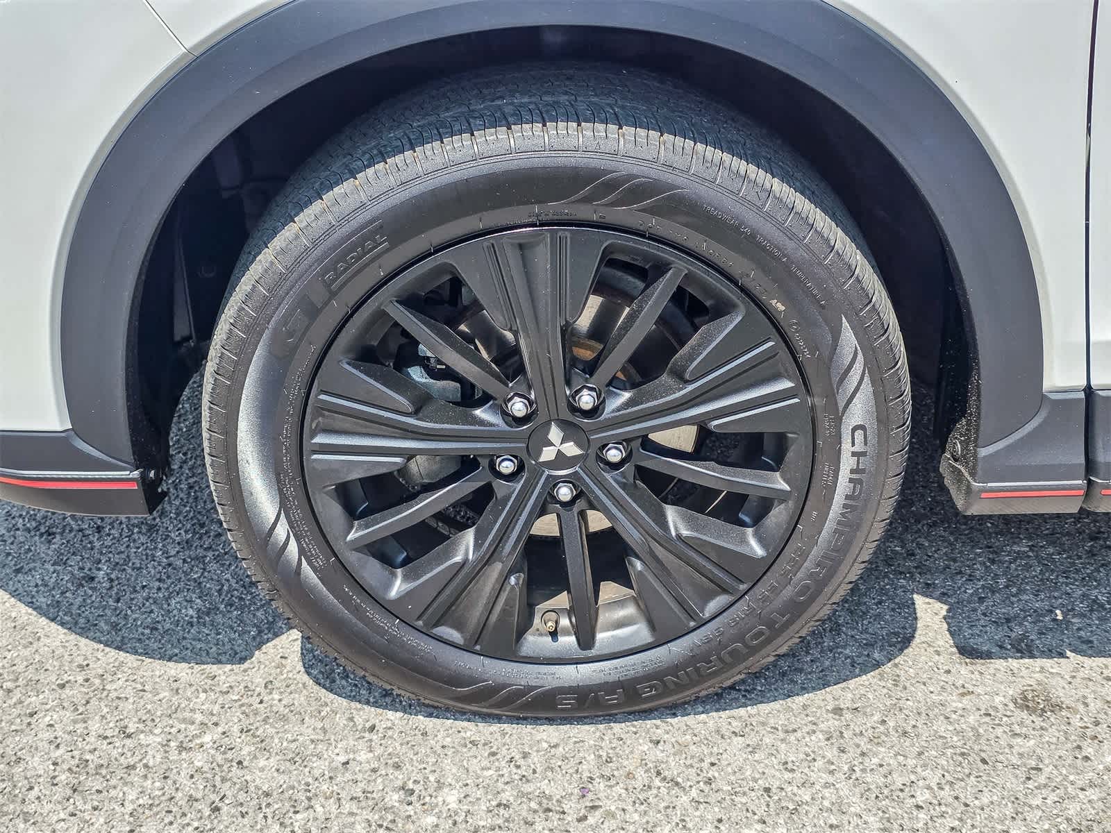 Thumbnail: 2019 Mitsubishi Eclipse Cross - 9