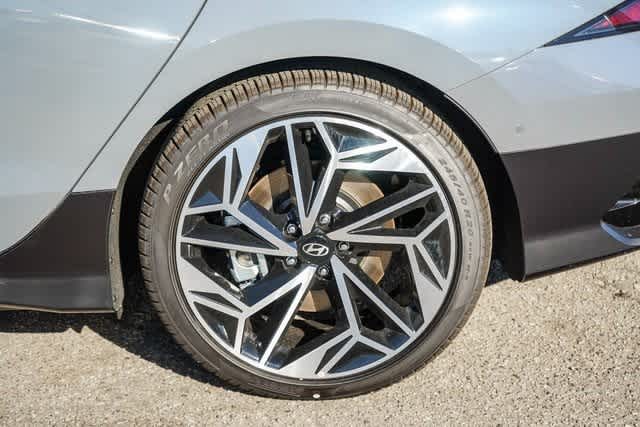2025 Hyundai Ioniq 6 Limited 11