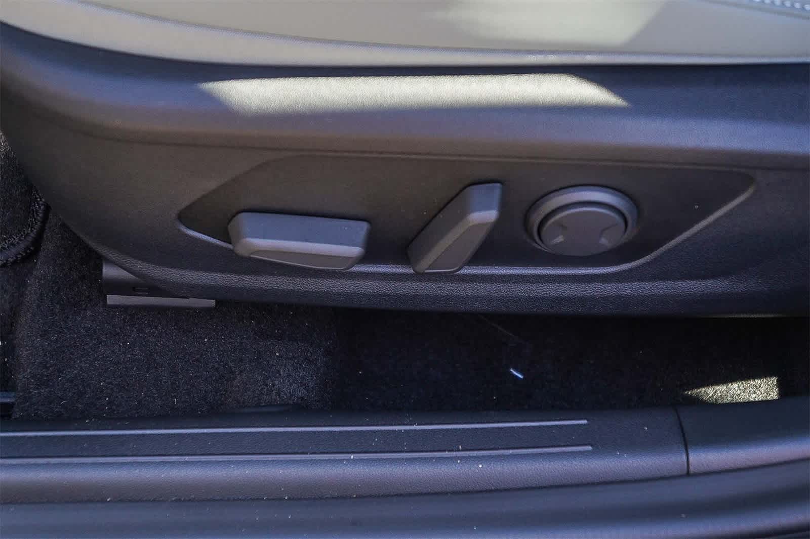 Thumbnail: 2025 Hyundai Elantra - 25