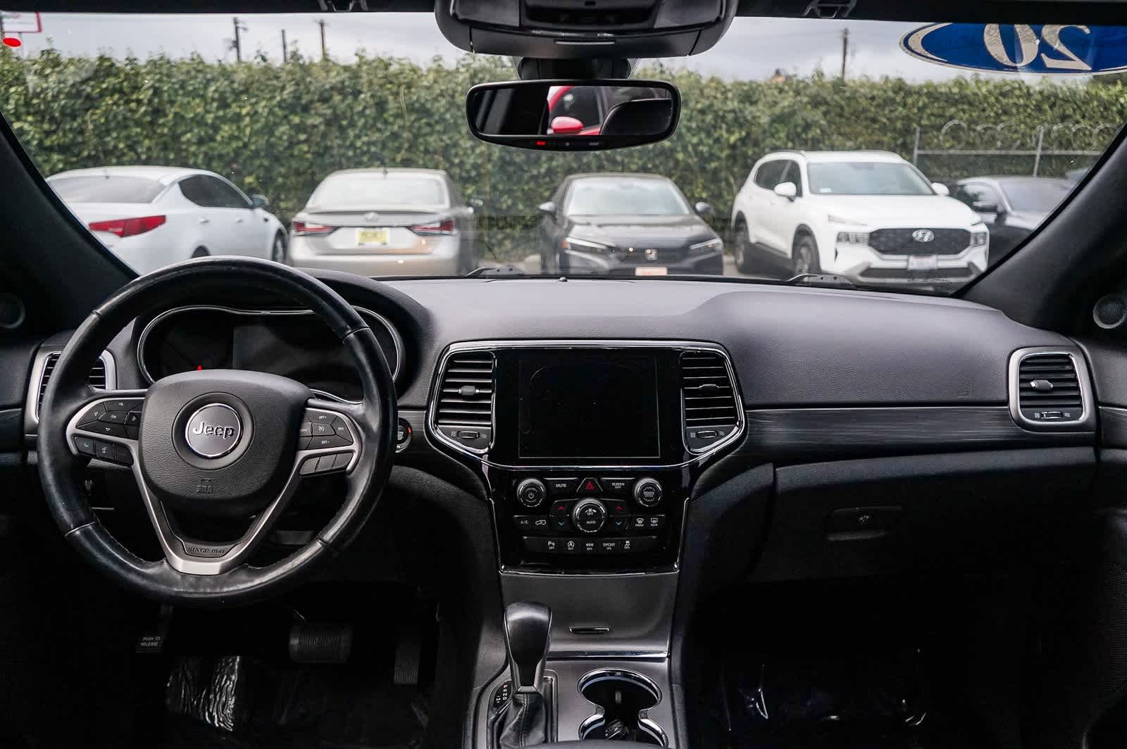 Thumbnail: 2020 Jeep Grand Cherokee - 12