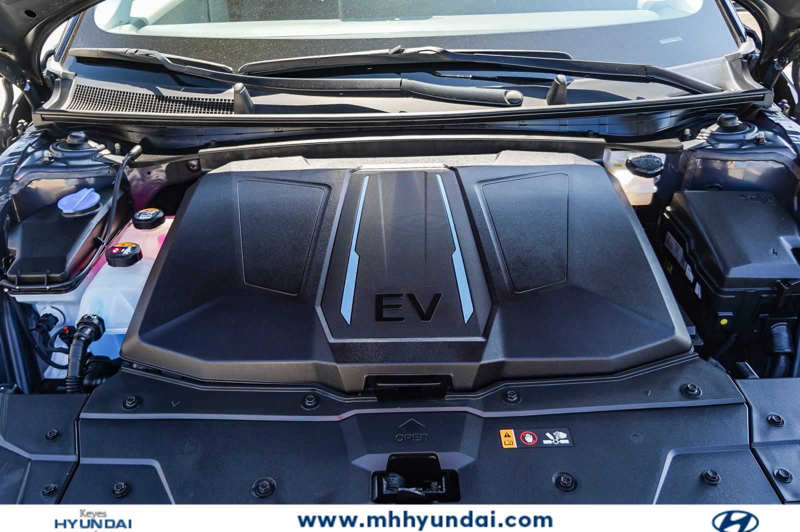 Thumbnail: 2023 Hyundai Ioniq 5 - 28