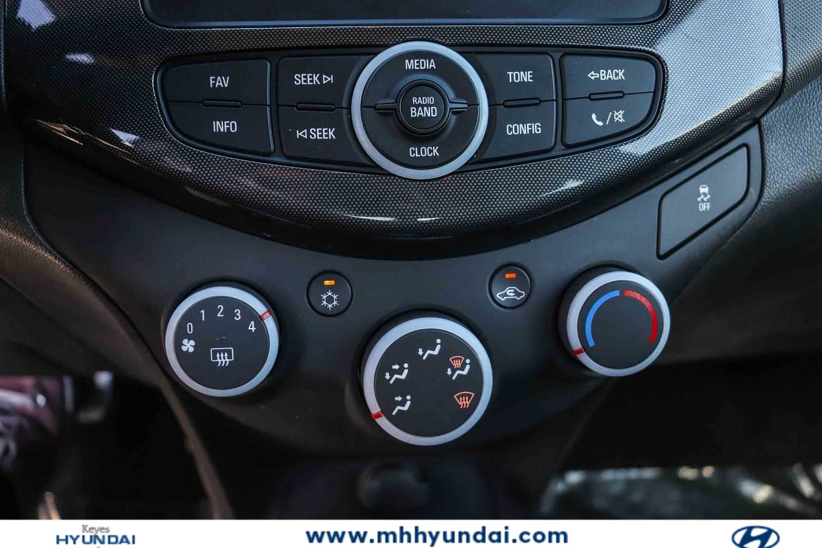 Thumbnail: 2014 Chevrolet Spark - 23