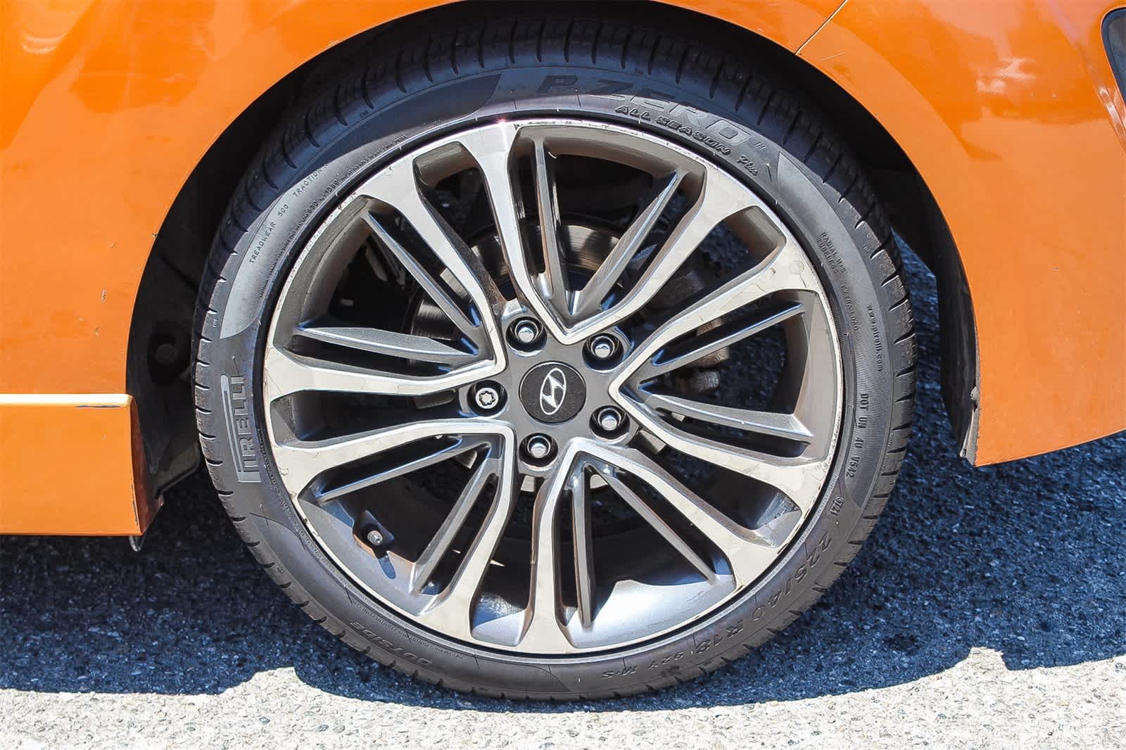 Thumbnail: 2016 Hyundai Veloster - 8