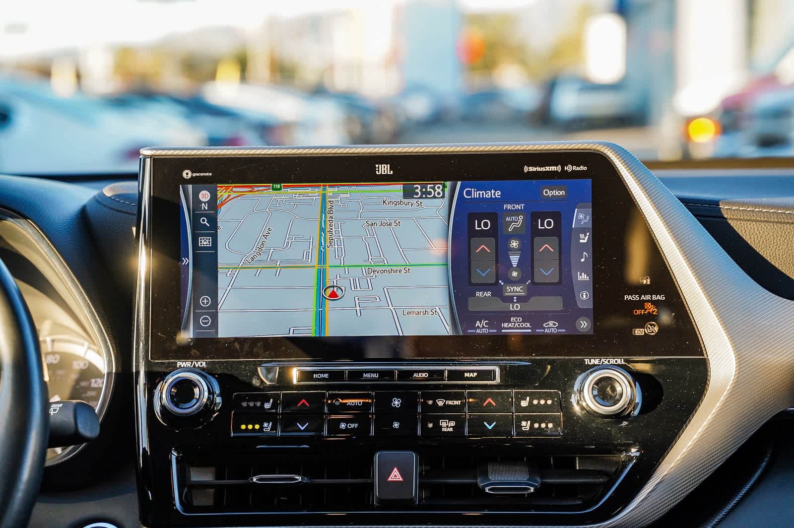 Thumbnail: 2022 Toyota Highlander - 14