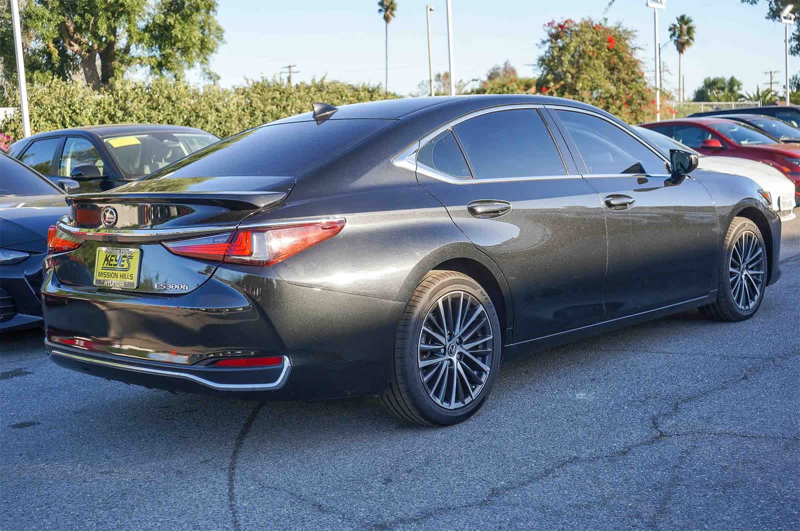 Thumbnail: 2023 Lexus ES - 6