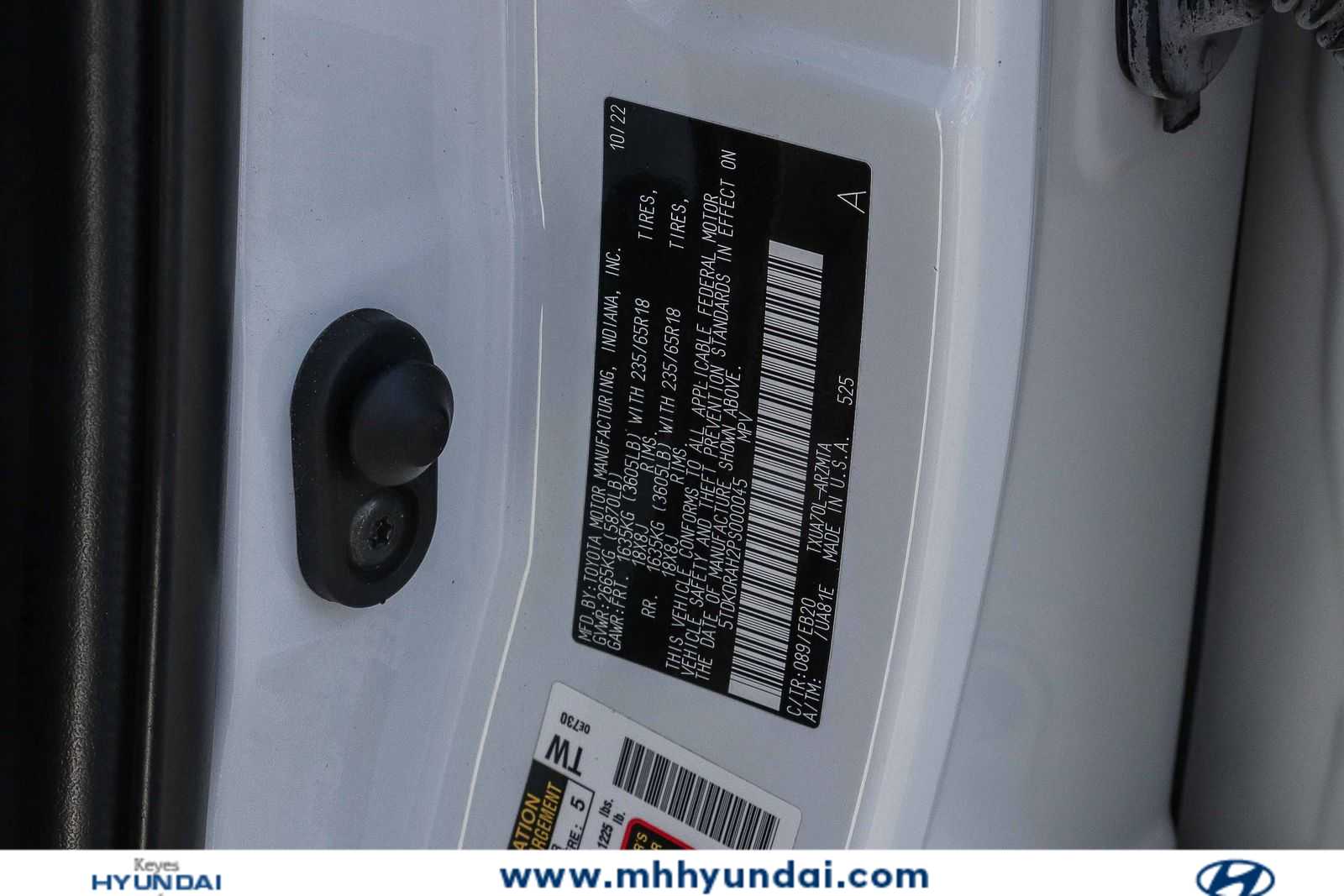 Thumbnail: 2023 Toyota Highlander - 30