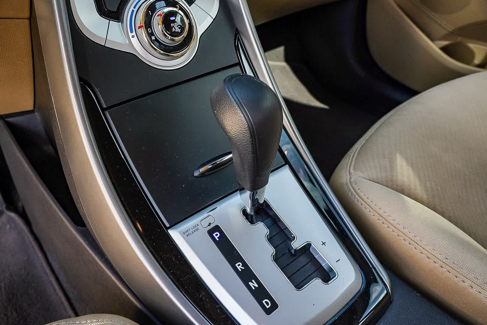 Thumbnail: 2011 Hyundai Elantra - 19