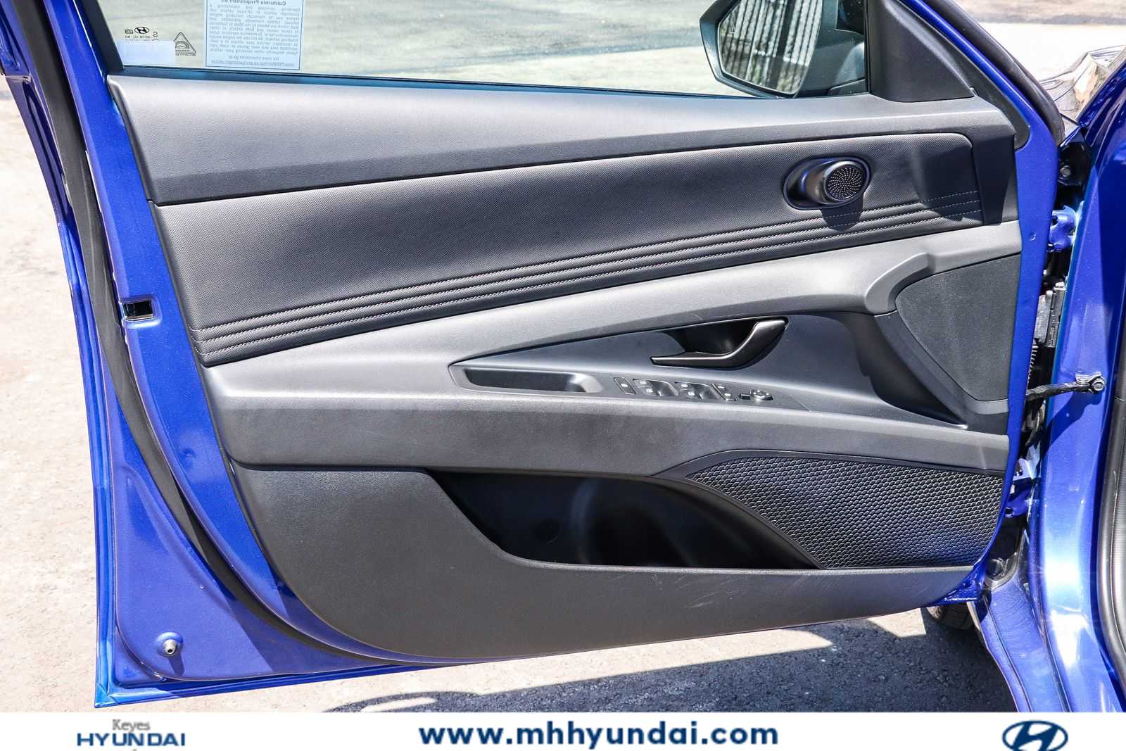 Thumbnail: 2025 Hyundai Elantra - 17