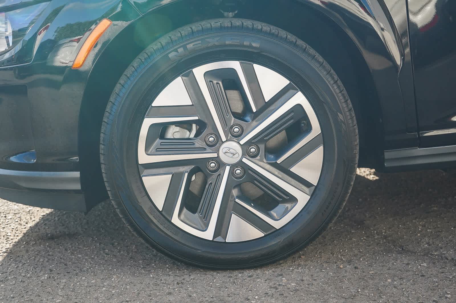 Thumbnail: 2023 Hyundai Kona - 9