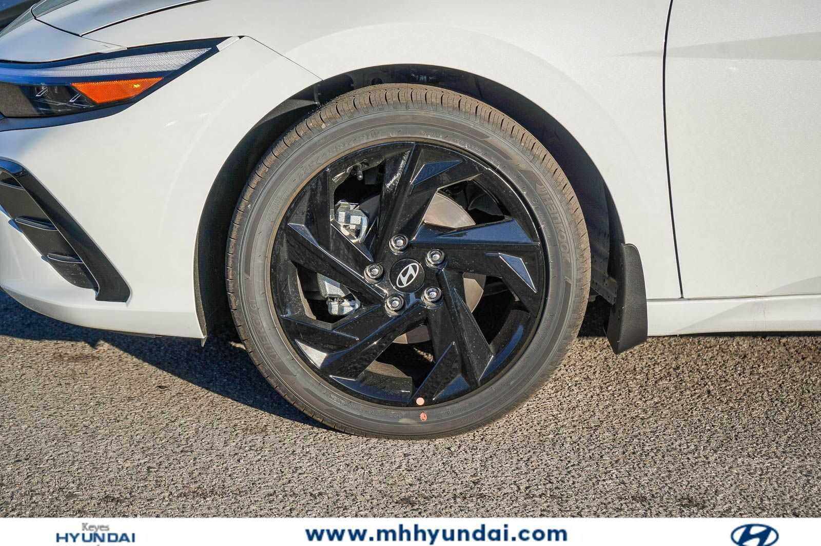 Thumbnail: 2026 Hyundai Elantra - 4