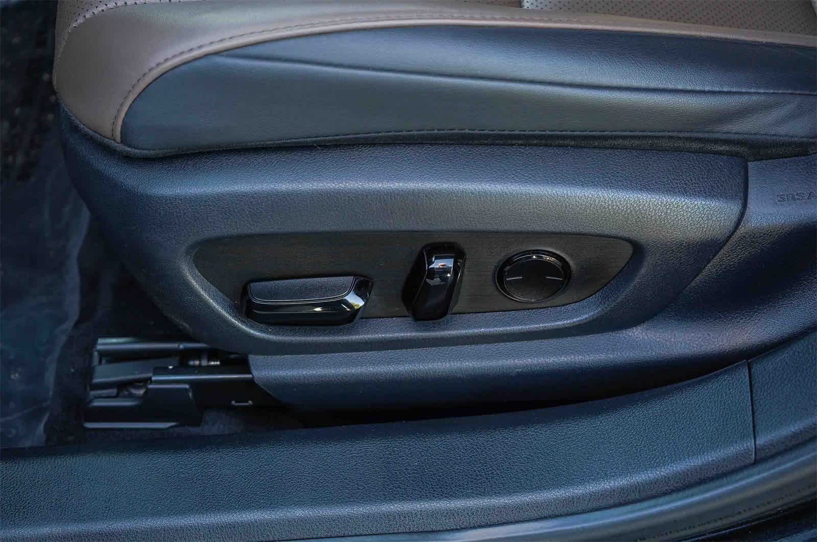 Thumbnail: 2023 Lexus ES - 21