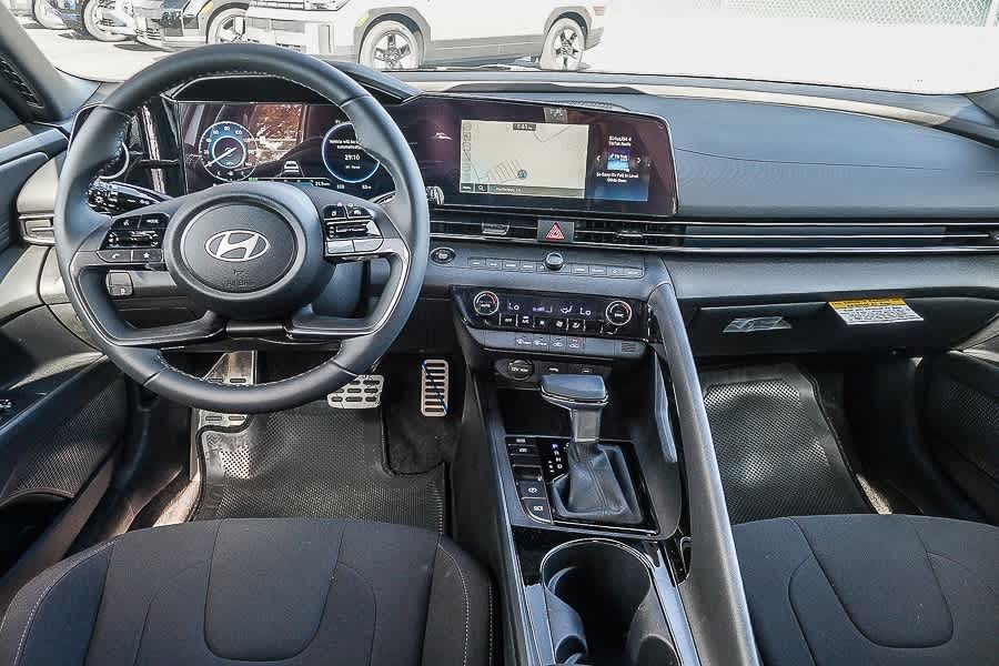 Thumbnail: 2025 Hyundai Elantra - 14