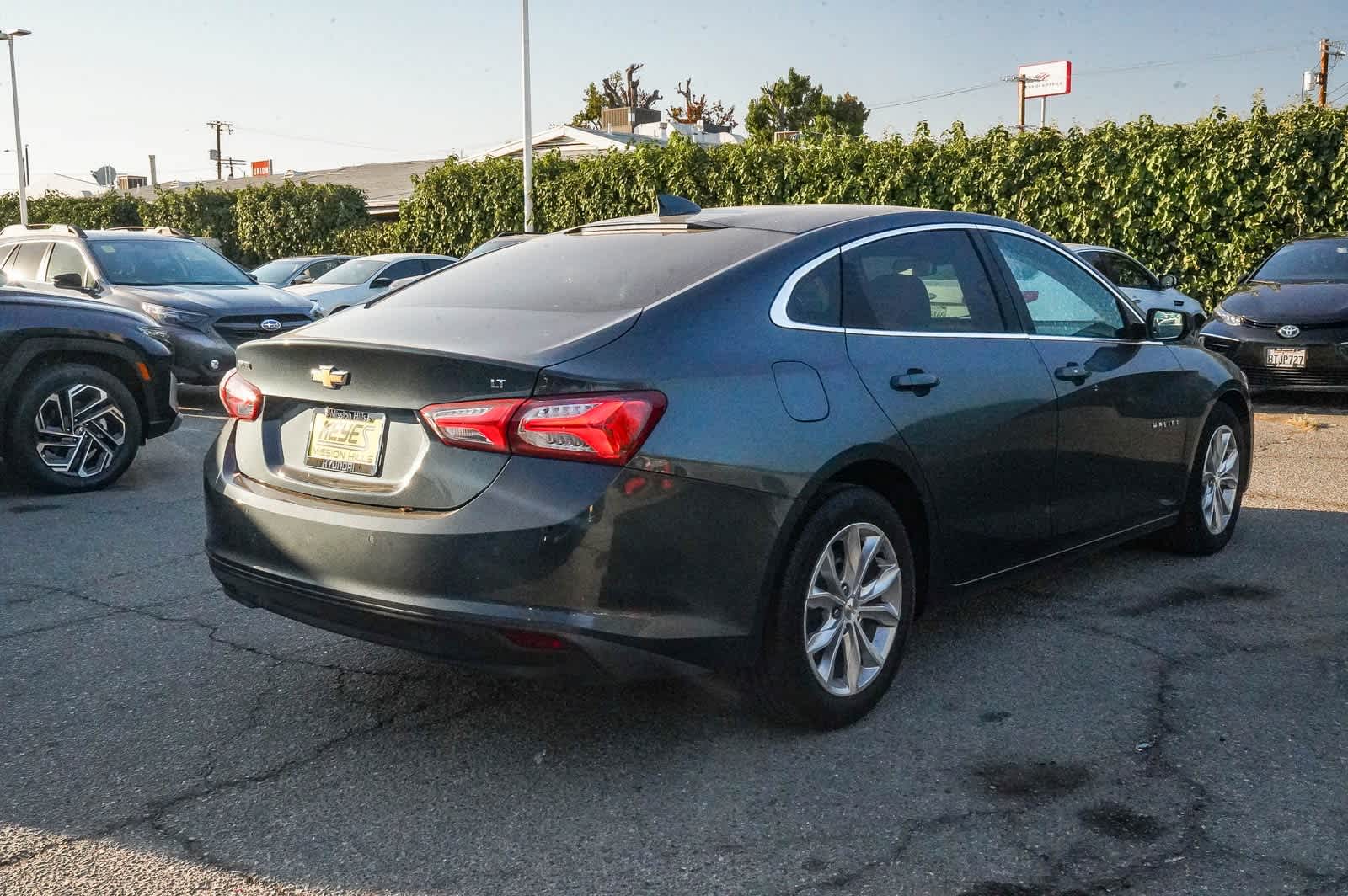 Thumbnail: 2020 Chevrolet Malibu - 4