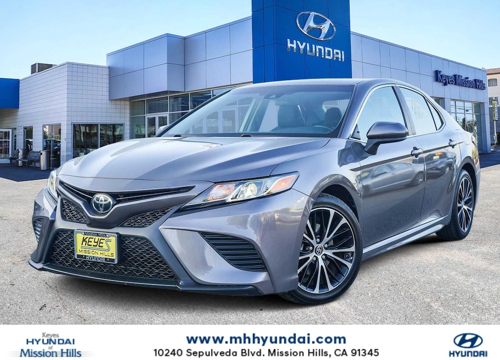 Used 2019 Toyota Camry SE Sedan