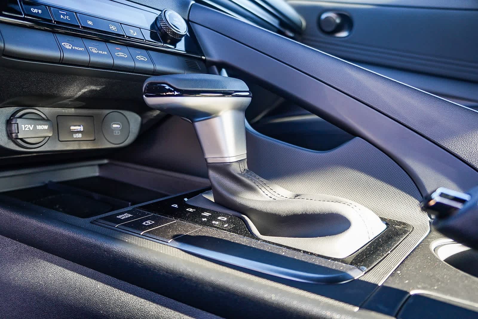 Thumbnail: 2025 Hyundai Elantra - 25