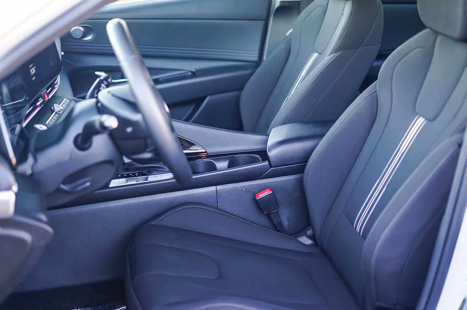 Thumbnail: 2025 Hyundai Elantra - 18