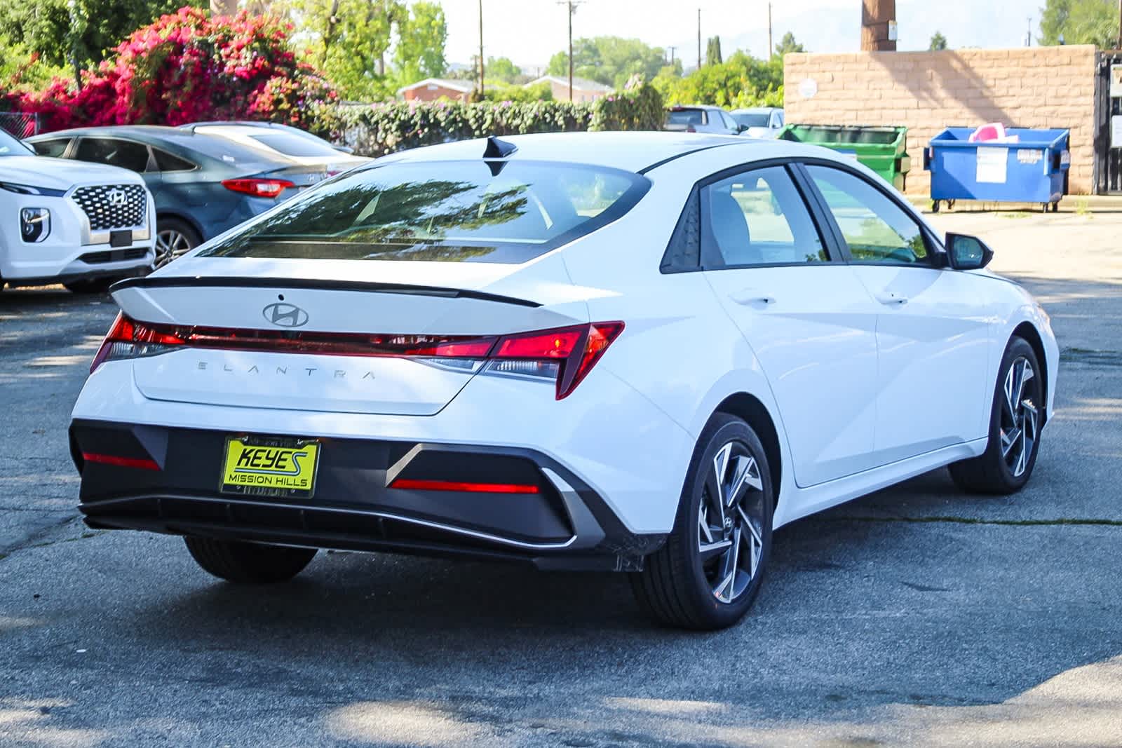 Thumbnail: 2025 Hyundai Elantra - 4