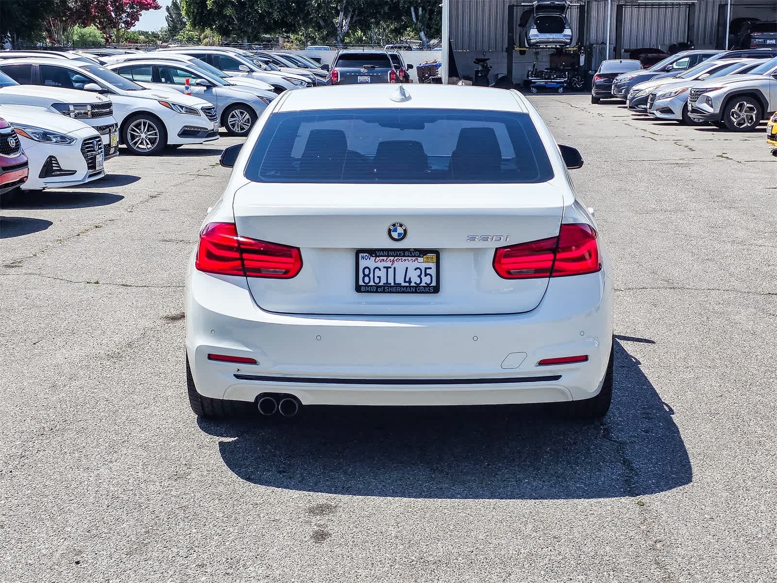 Thumbnail: 2018 BMW 3 Series - 4