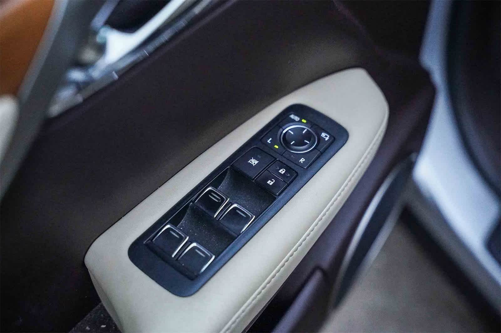 Thumbnail: 2016 Lexus RX - 19