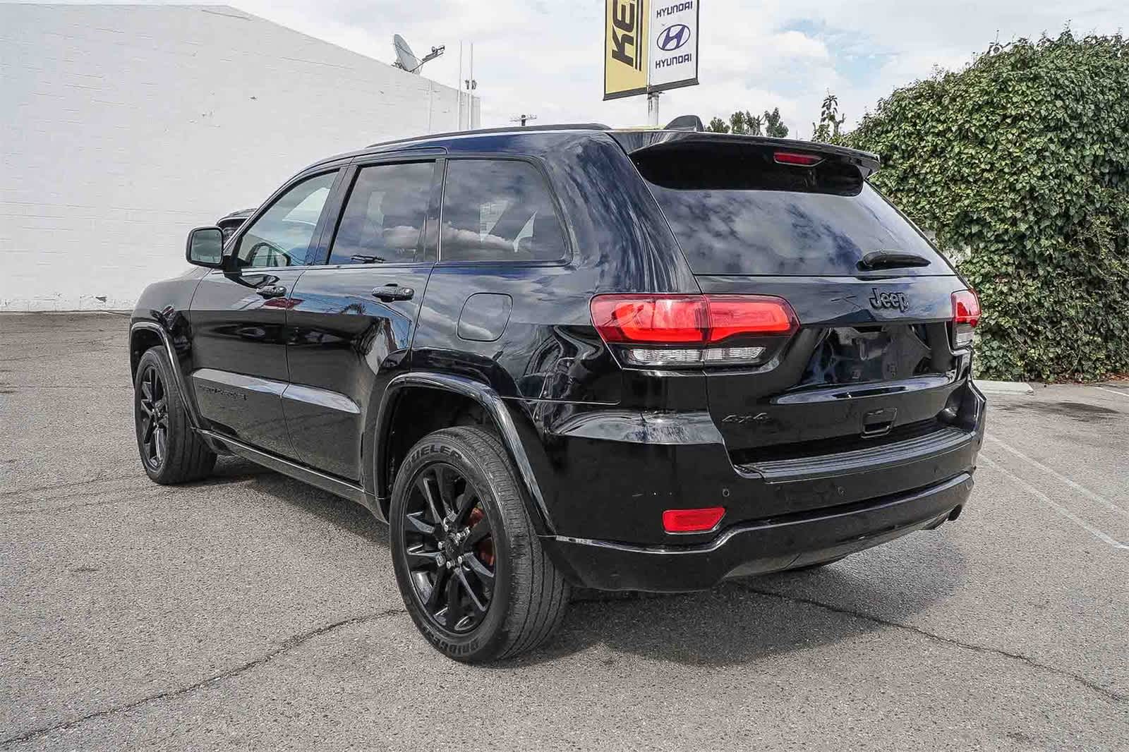 Thumbnail: 2020 Jeep Grand Cherokee - 6