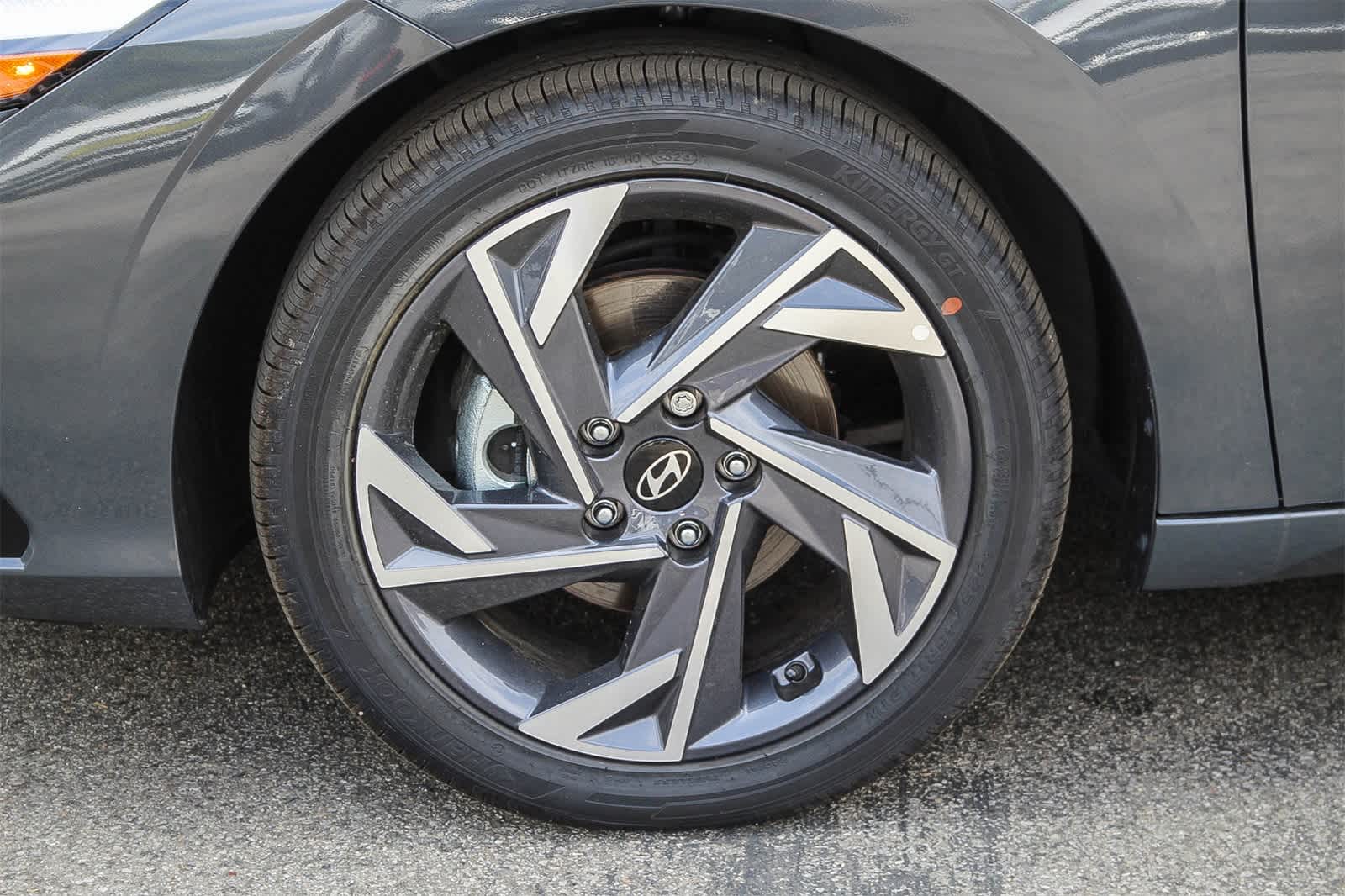 Thumbnail: 2025 Hyundai Elantra - 9